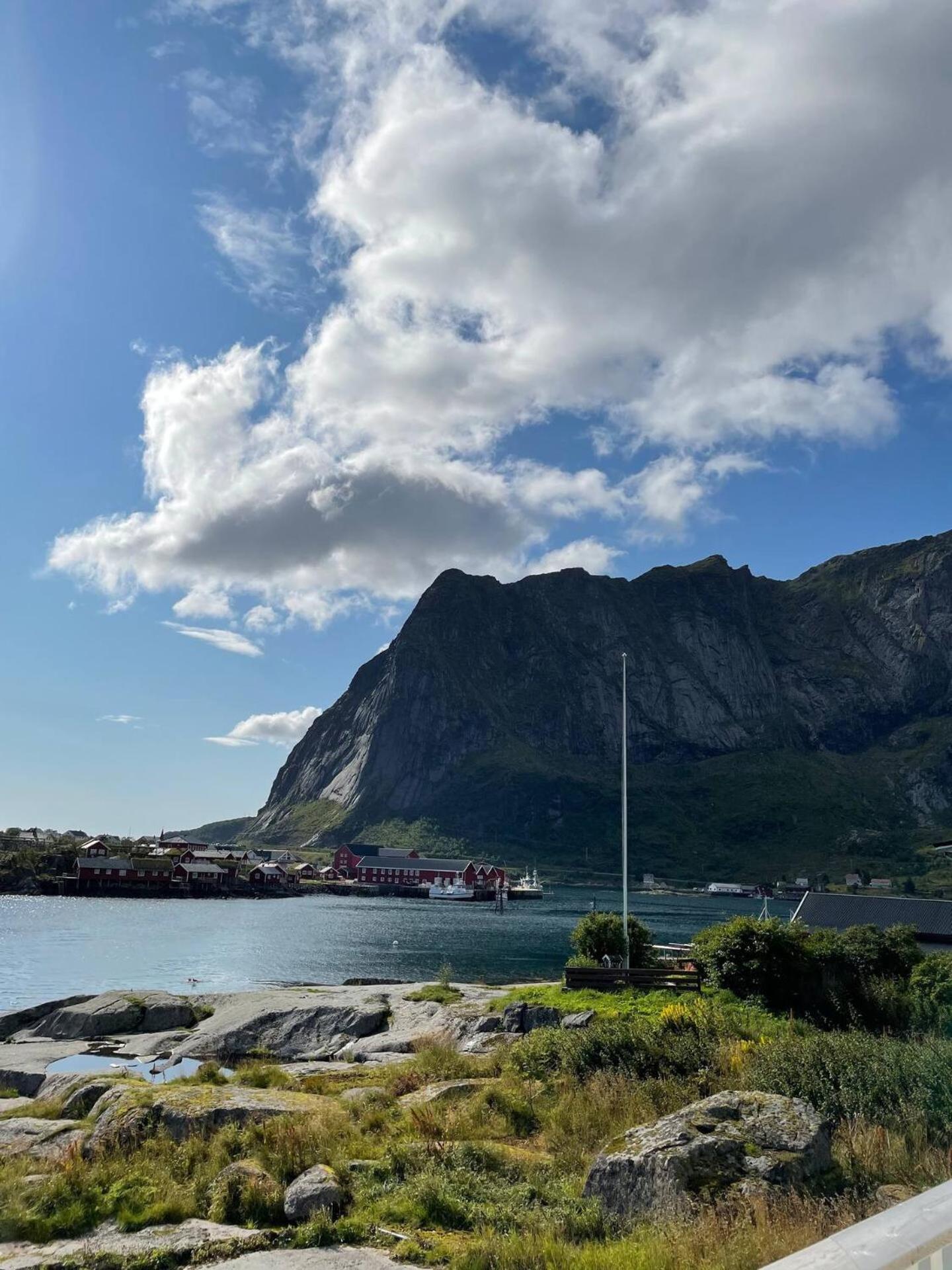 Nordlandshus Ved Havet Pa Reine, Lofoten Zewnętrze zdjęcie