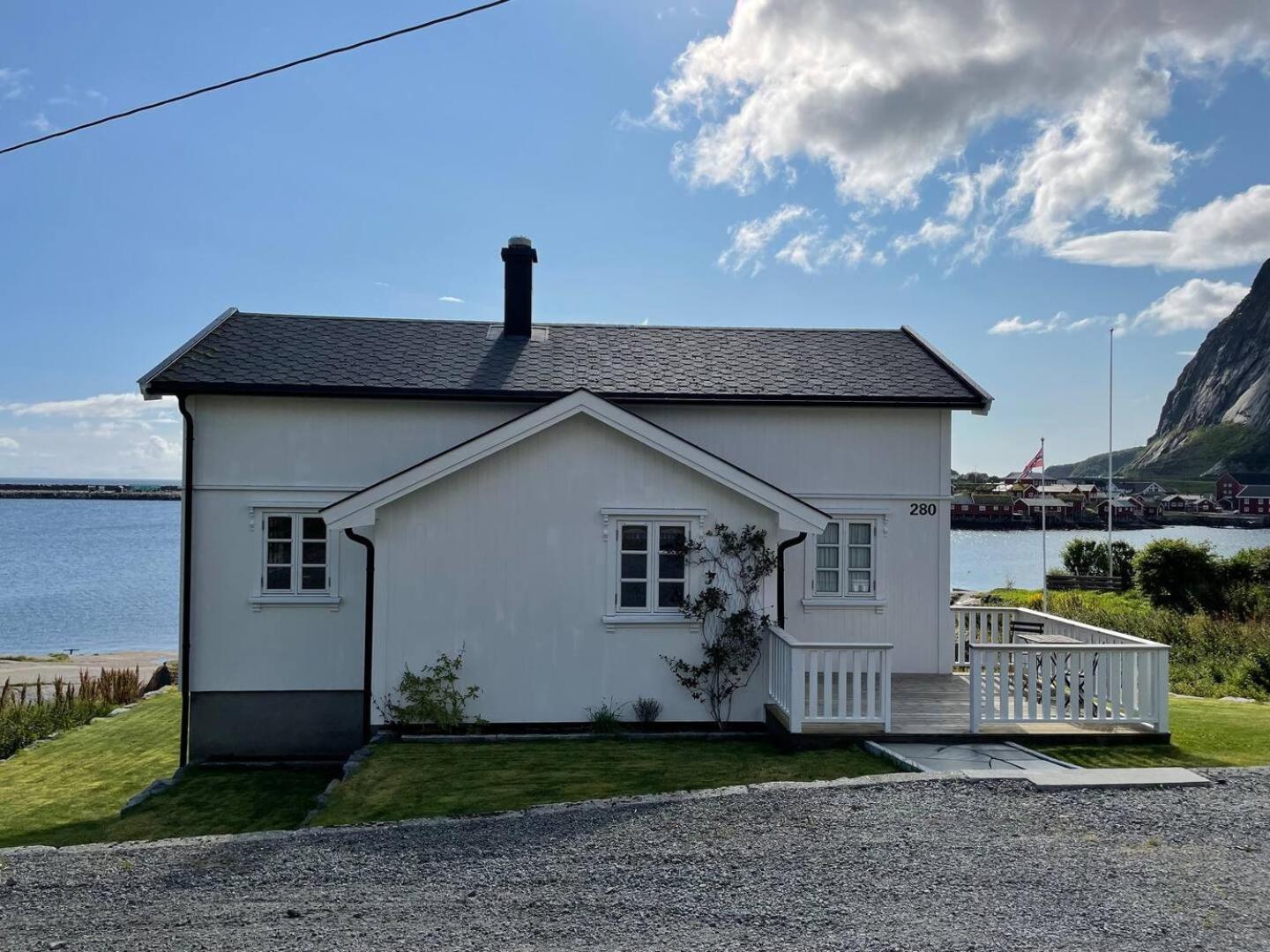 Nordlandshus Ved Havet Pa Reine, Lofoten Zewnętrze zdjęcie